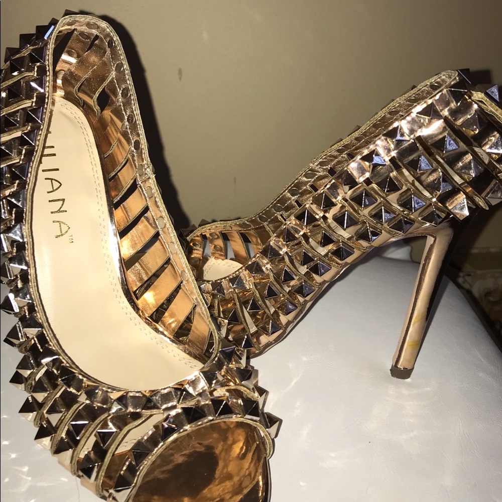 Women pumps